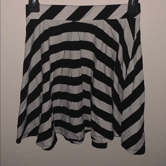 Black and white striped Skater / circle skirt - Picture 1 of 1